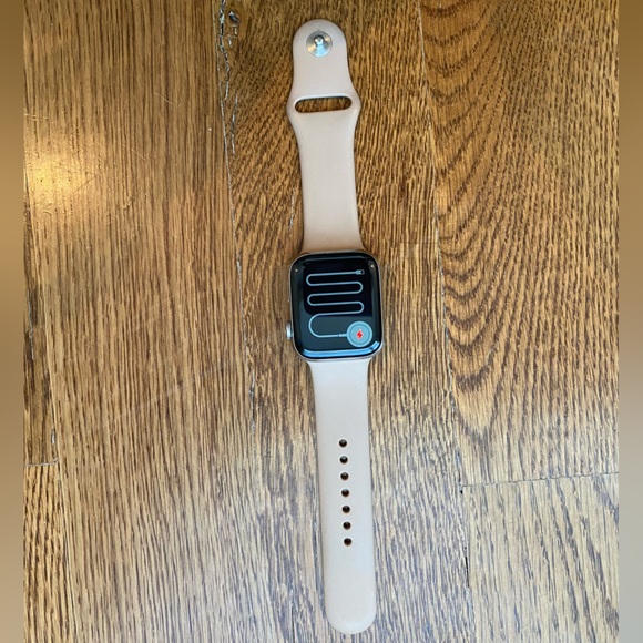 Apple Watch Series 4 (GPS + Cellular, 44mm) - Picture 1 of 2